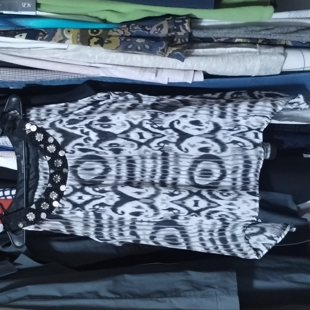 sleeveless blouse size L